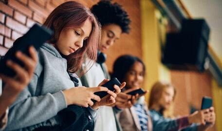 Jugendliche (auch) im digitalen Raum begleiten – Erkenntnisse aus der re:connect-Studie