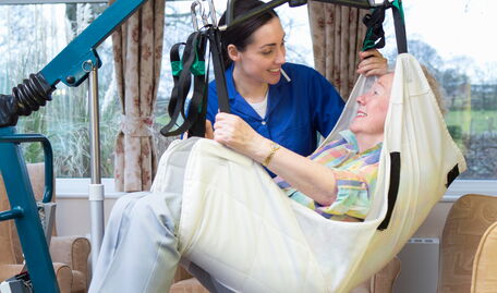 Sicherer Transfer in Pflege und Betreuung