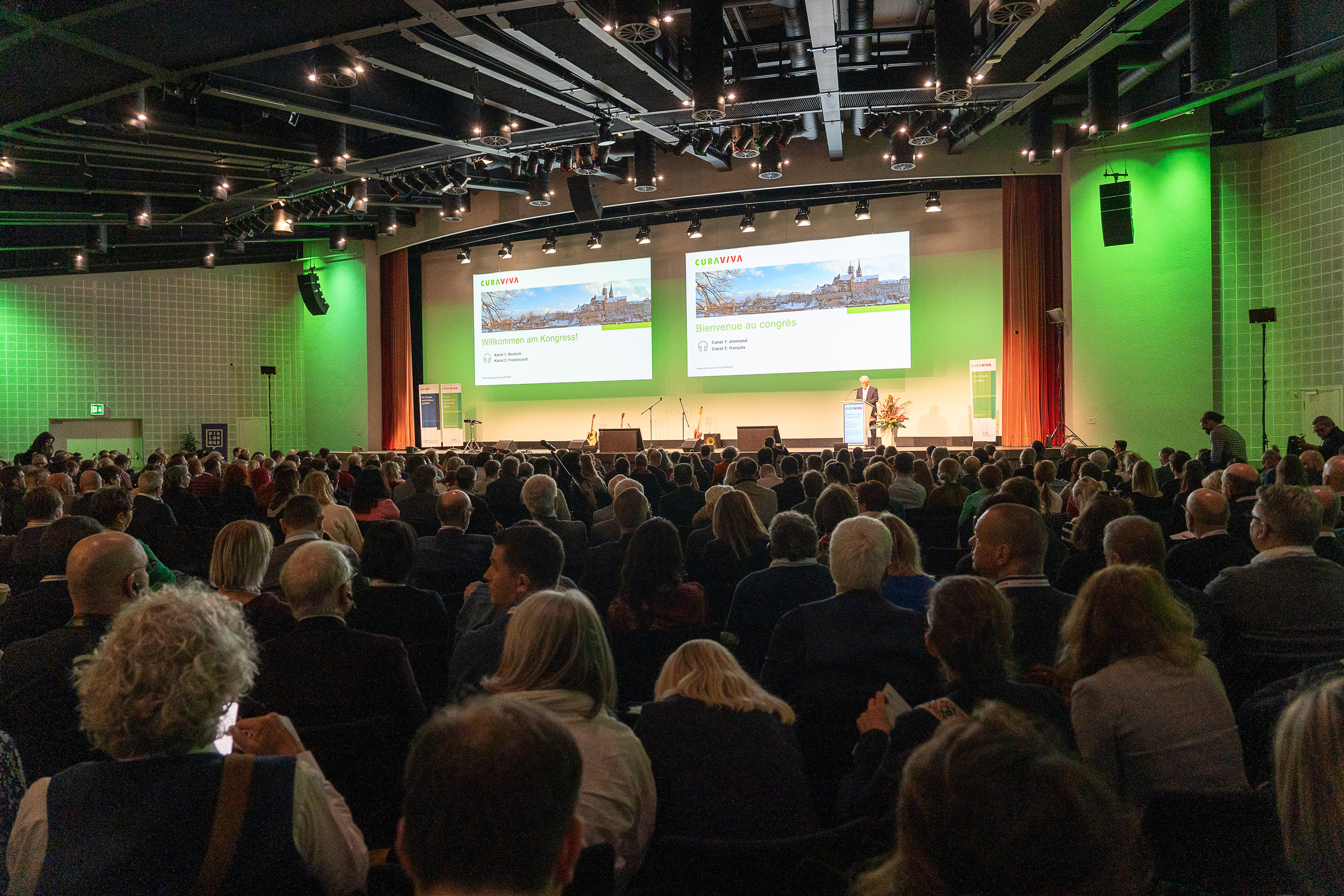 Lire la vidéo sur le congrès CURAVIVA